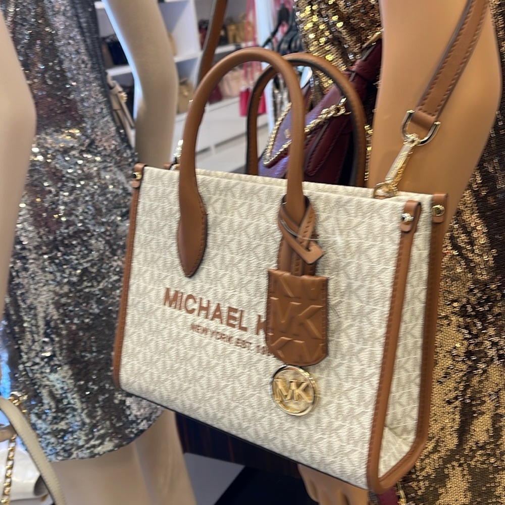 MICHAEL KORS
Mirella Small Logo Crossbody Bag
Vanilla 
NWT - Picture 7 of 16